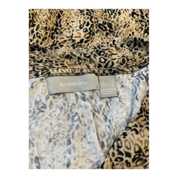 Liz‎ Claiborne Women’s Large Faux Wrap V-Neck Animal Print Long Sleeved Top - Picture 4 of 4